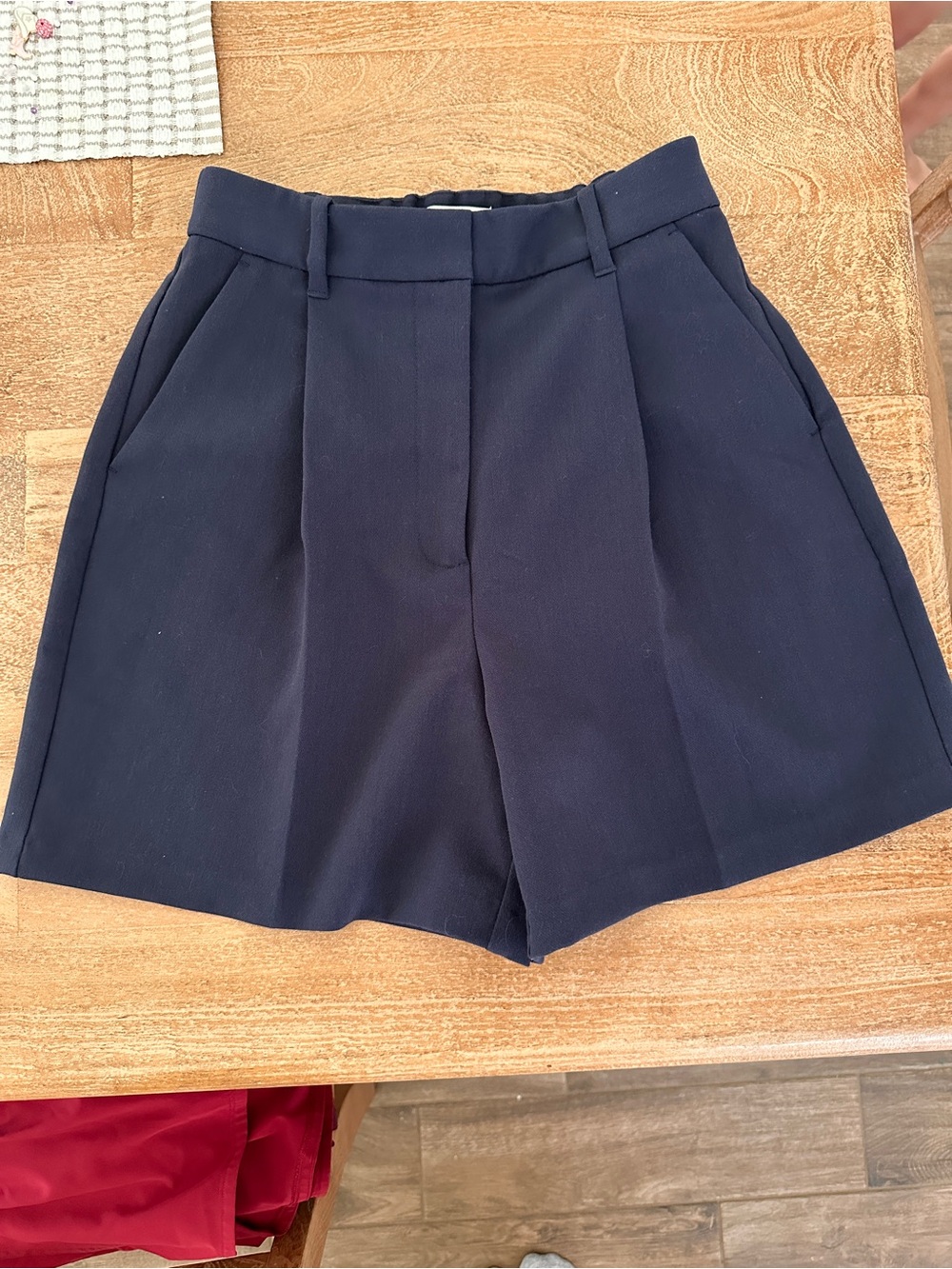 Abercrombie & Fitch Navy High-Waist Pleated Women’s Shorts